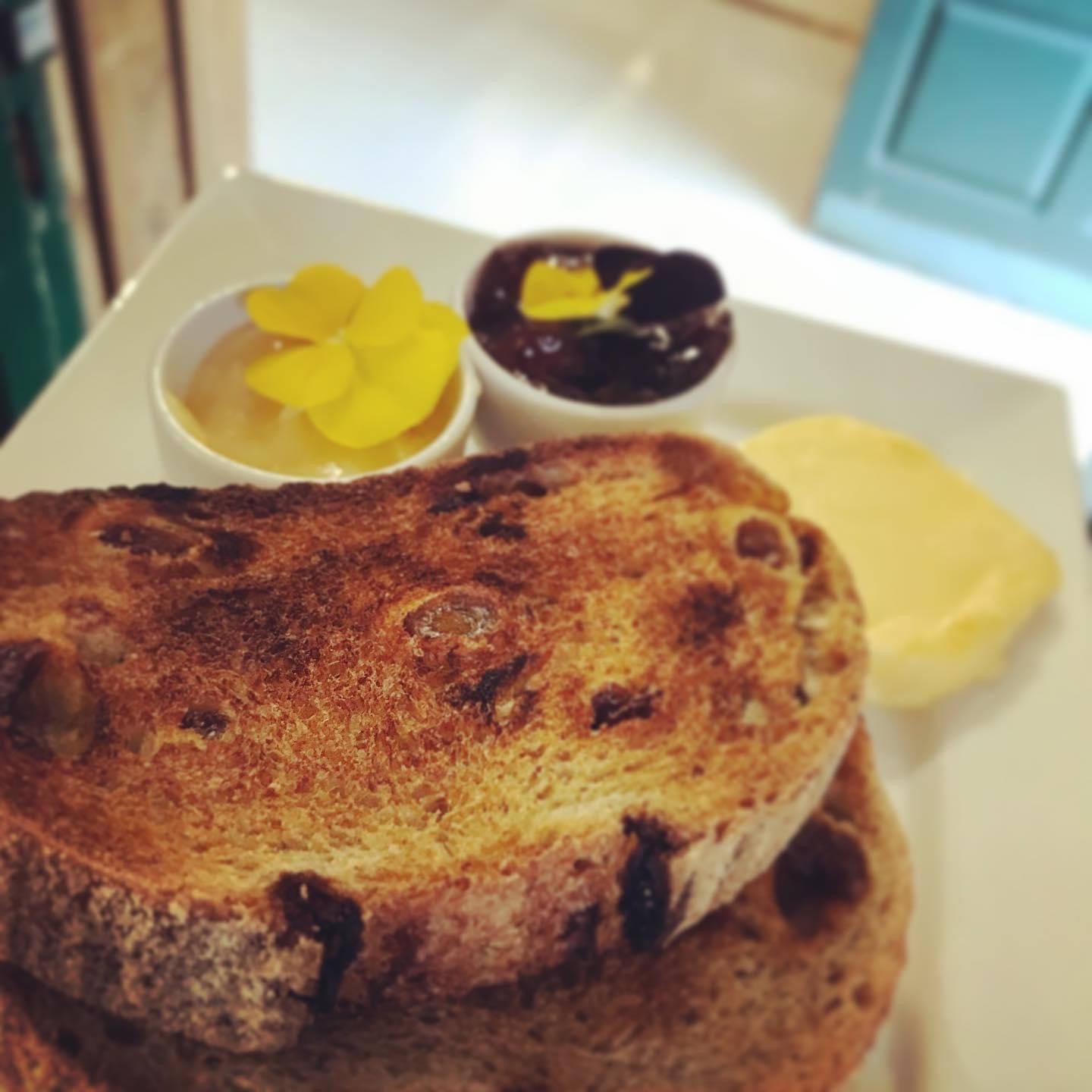 Sourdough Fruit (Large)